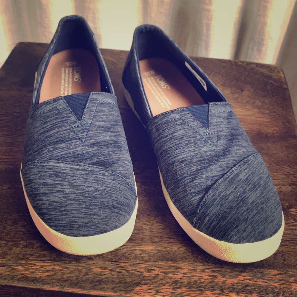 Toms Avalon Slip on Sneaker, Navy, Women’s Size 10